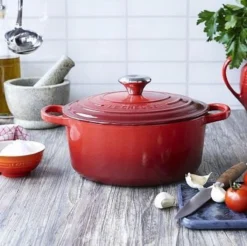 Le Creuset Signature Braadpan - 4,2 L - 24 Cm - Kersenrood 16 Le Creuset Signature Braadpan - 4,2 L - 24 Cm - Kersenrood -Keukenpotten Winkel 1200x1197 14