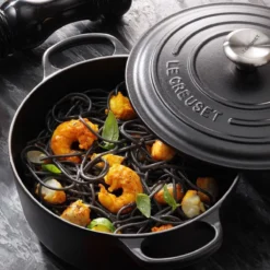 Le Creuset Signature Braadpan - 4,2 L - 24 Cm - Zwart -Keukenpotten Winkel 1200x1200 1059