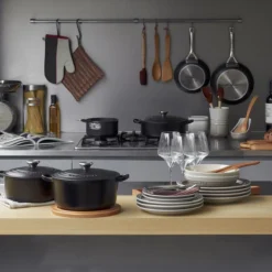 Le Creuset Signature Braadpan - 4,2 L - 24 Cm - Zwart -Keukenpotten Winkel 1200x1200 1060