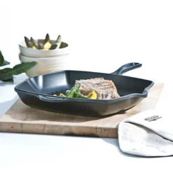 Le Creuset Gietijzeren Vierkante Grillpan - 26cm - Mat Zwart -Keukenpotten Winkel 1200x1200 1324