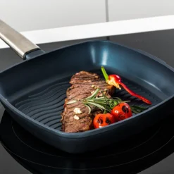 Westinghouse Performance Series - Grillpan Inductie 28cm - Luxe Grillpan - Blauw - Steakpan - Geschikt Voor Alle Warmtebronnen Inclusief Inductie En Ovenbestendig -Keukenpotten Winkel 1200x1200 1333