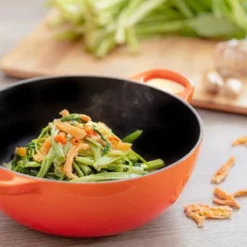 Le Creuset Wokpan / Balti Dish - Mat Zwart - ø 24 Cm / 2.7 Liter - Geëmailleerde Anti-aanbaklaag 12 Le Creuset Wokpan / Balti Dish - Mat Zwart - ø 24 Cm / 2.7 Liter - Geëmailleerde Anti-aanbaklaag -Keukenpotten Winkel 1200x1200 266