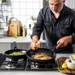 KitchenAid Classic Forged Aluminium Wok ø28cm - Zwart - Inductie - Anti-aanbak -Keukenpotten Winkel 1200x1200 276