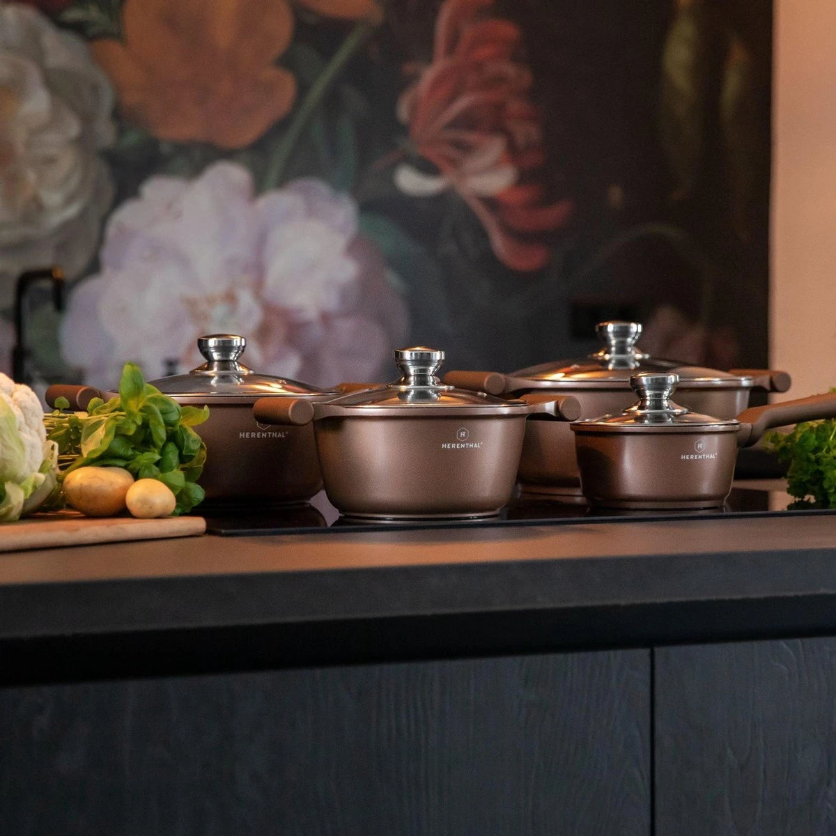 Herenthal Inductie Pannenset- Luxe 10-delige Koekenpannenset - Voor Alle Warmtebronnen - Met Glazen Deksels - Koper 7 Herenthal Inductie Pannenset- Luxe 10-delige Koekenpannenset - Voor Alle Warmtebronnen - Met Glazen Deksels - Koper - Afbeelding 7