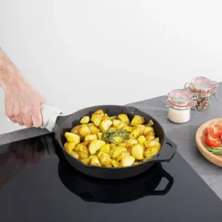 Navaris Gietijzeren Koekenpan - Braadpan Van Gietijzer - Ronde Skillet - Geschikt Voor Alle Warmtebronnen - Ø 25 Cm - Ovenbestendig Tot 260?graden 10 Navaris Gietijzeren Koekenpan - Braadpan Van Gietijzer - Ronde Skillet - Geschikt Voor Alle Warmtebronnen - Ø 25 Cm - Ovenbestendig Tot 260?graden -Keukenpotten Winkel 1200x1200 416