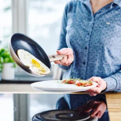 GreenPan Cambridge Koekenpan 30cm - Brons - Inductie - PFAS-vrij 26 GreenPan Cambridge Koekenpan 30cm - Brons - Inductie - PFAS-vrij -Keukenpotten Winkel 1200x1200 453