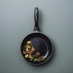 VitaVerde Expert Koekenpannenset Ø 24cm + Ø 28cm - Zwart - Inductie - PFAS-vrij -Keukenpotten Winkel 1200x1200 595