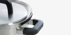 BK Flow Cool Pannenset - 4-delig – RVS Deksels - Veilig Afgietsysteem - Geschikt Voor Alle Warmtebronnen -Keukenpotten Winkel 1200x601 2