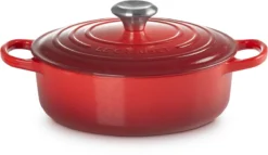 Le Creuset - Gietijzeren - Lage Braadpan - 24cm - Kersenrood 25 Le Creuset - Gietijzeren - Lage Braadpan - 24cm - Kersenrood -Keukenpotten Winkel 1200x695 4