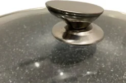 Kookkunst Holland Braadpan Met Glazen Deksel Marmeren Coating - Inductie - Ø 20 Cm -Keukenpotten Winkel 1200x787 2