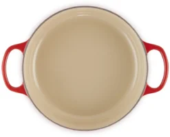 Le Creuset - Gietijzeren - Lage Braadpan - 24cm - Kersenrood 26 Le Creuset - Gietijzeren - Lage Braadpan - 24cm - Kersenrood -Keukenpotten Winkel 1200x971 1