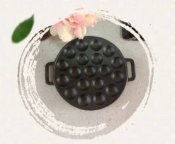 YUGN BLACK Poffertjespan Poffertjesmaker 6 Delige Set - 19 Poffertjes Incl Doseerfles Kwast Poffertjesvork Siliconen Ovenwanten - Platte Onderkant Poffertjespan Inductie Poffertjespan Elektrisch - Cadeau Tip -Keukenpotten Winkel 1200x993 2